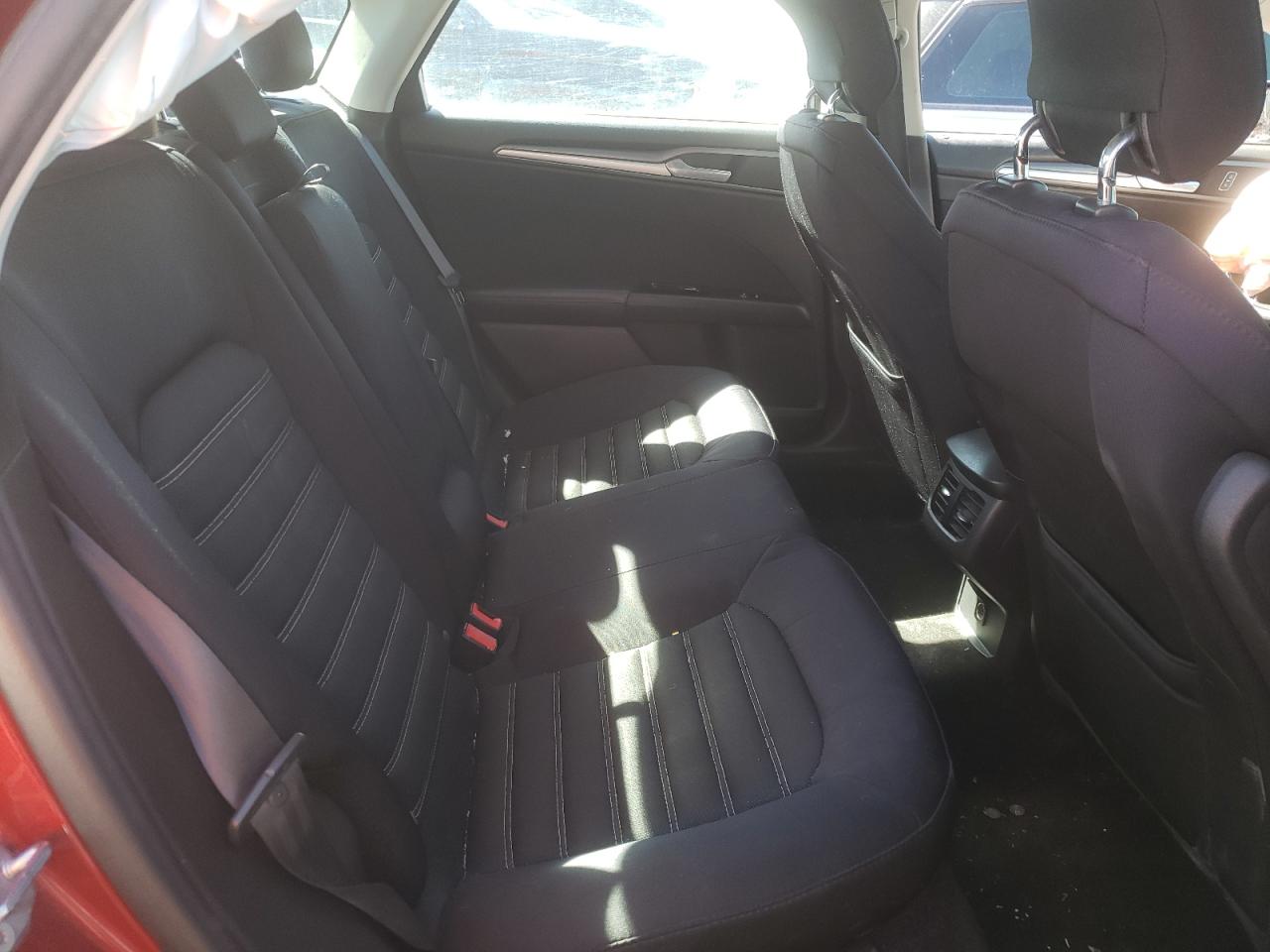 Photo 6 from auction – 2015 FORD FUSION SE with VIN 3FA6P0H70FR144072