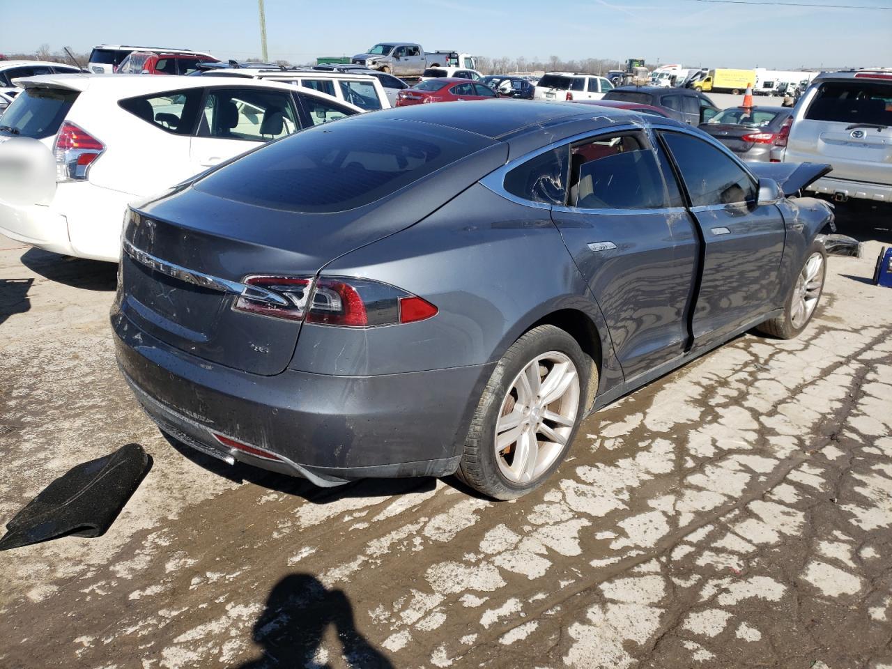 Photo 4 from auction – 2013 TESLA MODEL S with VIN 5YJSA1DN1DFP27513