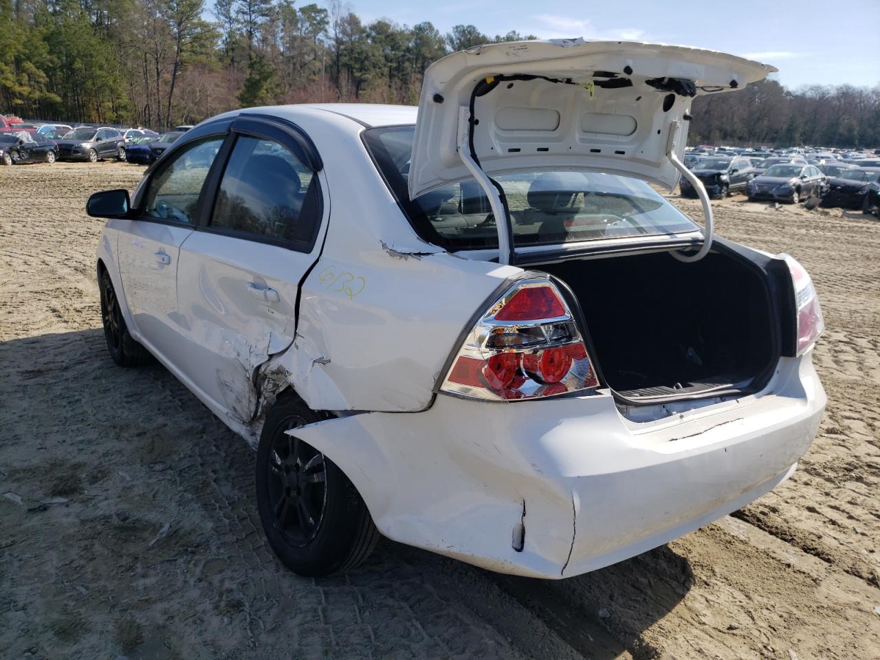 Photo 3 from auction – 2011 CHEVROLET AVEO LS with VIN KL1TD5DE3BB215908