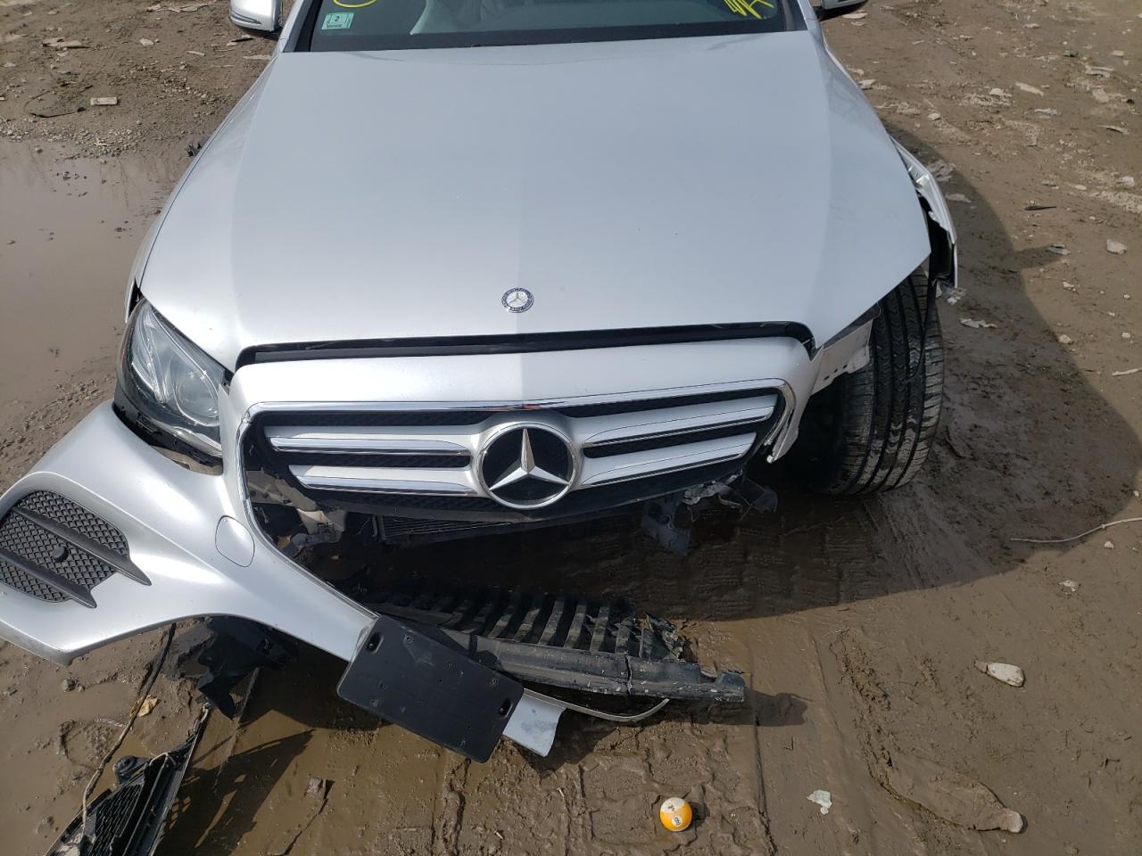 Photo 7 from auction – 2017 MERCEDES-BENZ E 300 4MAT with VIN WDDZF4KB0HA201646