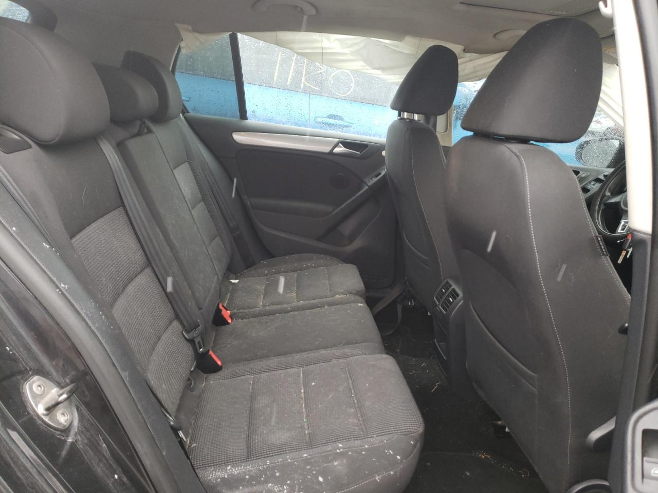 Photo 6 from auction – 2011 VOLKSWAGEN GOLF with VIN WVWCA7AJXBW178301