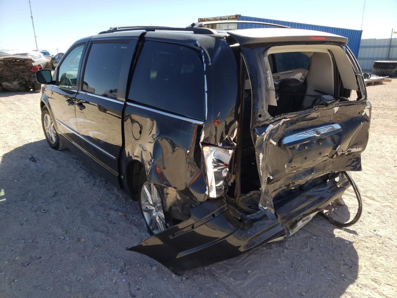 Photo 3 from auction – 2010 CHRYSLER TOWN & COU with VIN 2A4RR5D16AR286614