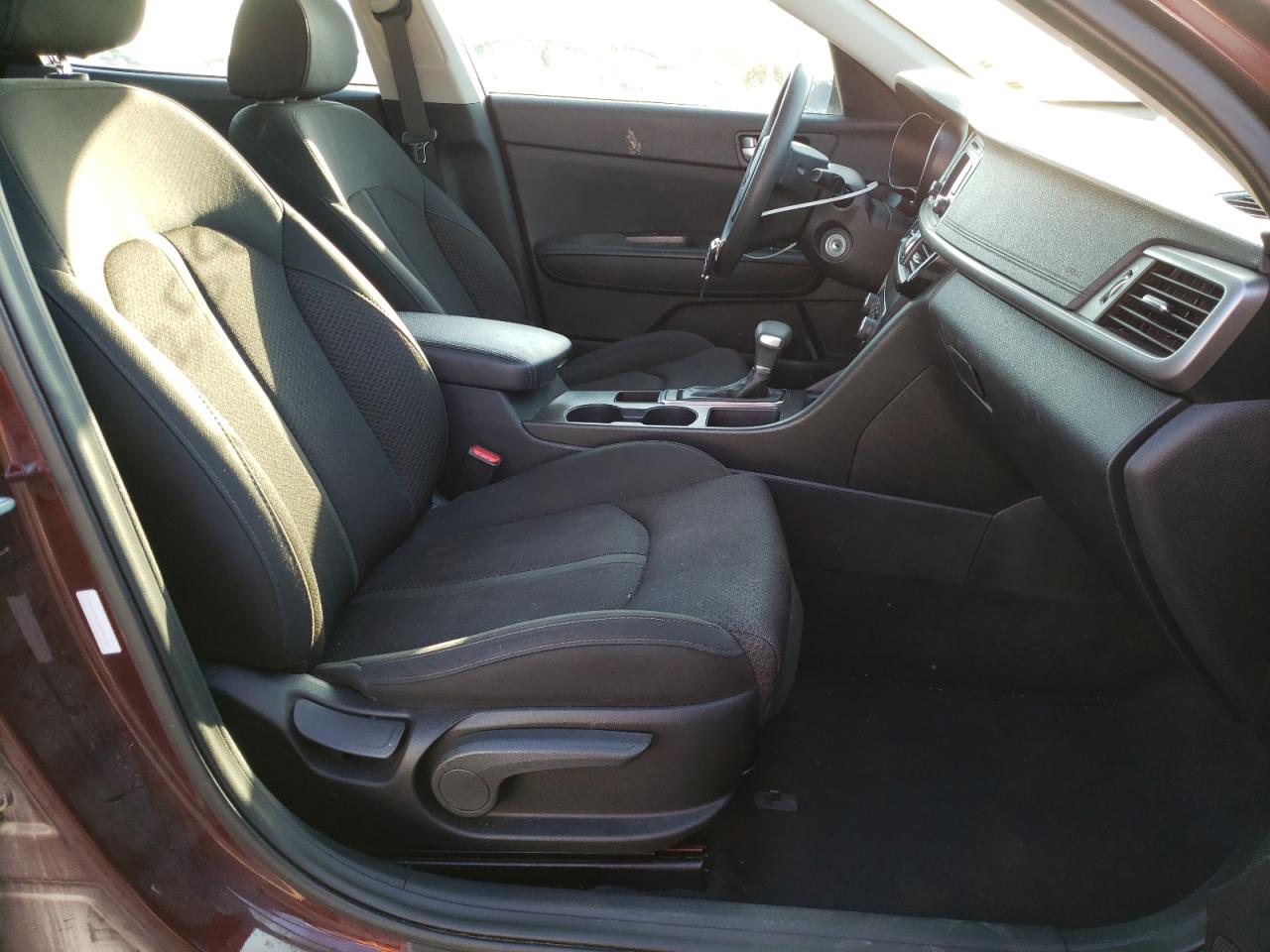 Photo 5 from auction – 2016 KIA OPTIMA LX with VIN 5XXGT4L38GG067540