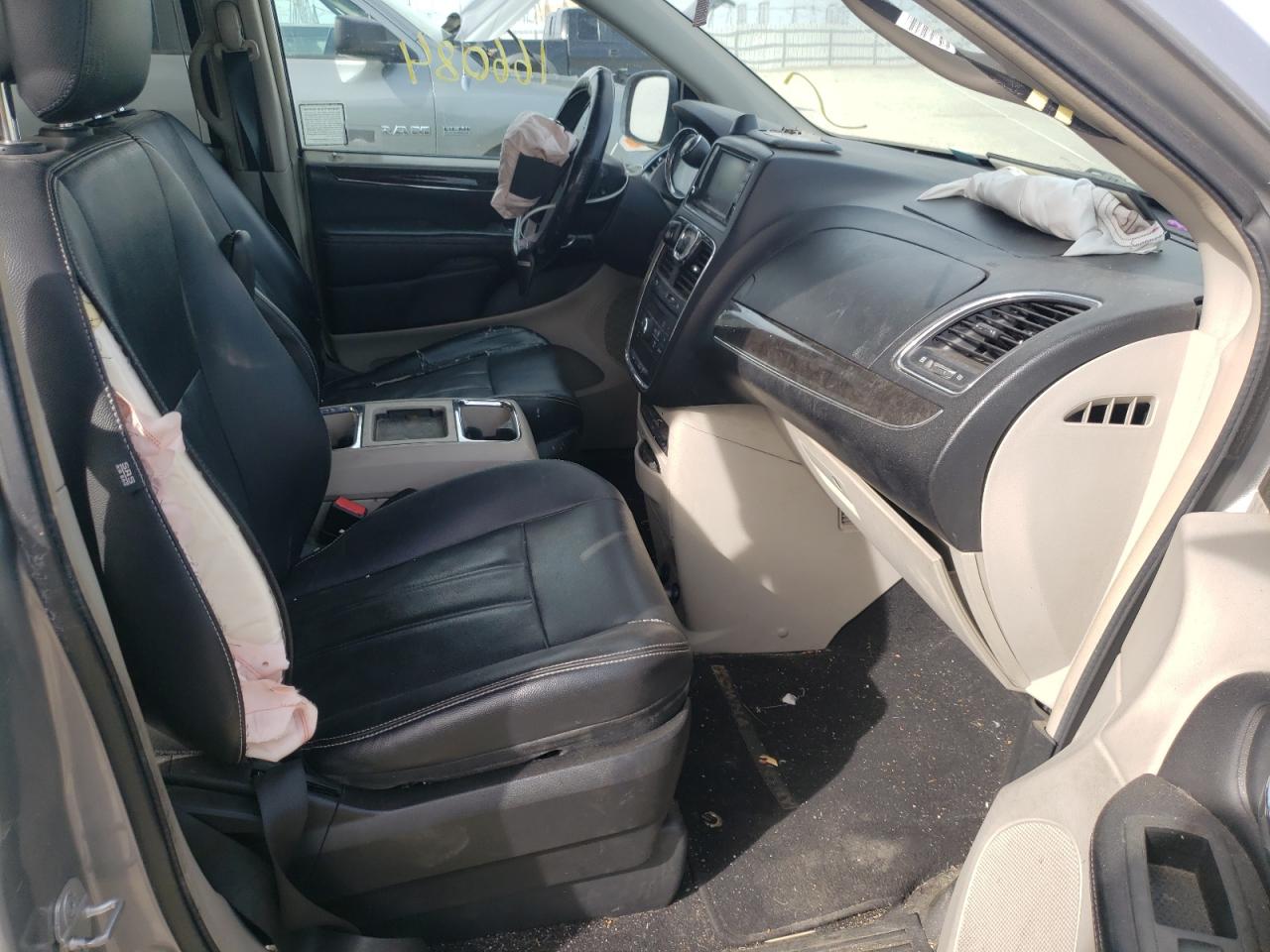 Photo 5 from auction – 2013 CHRYSLER TOWN & COU with VIN 2C4RC1BGXDR690902