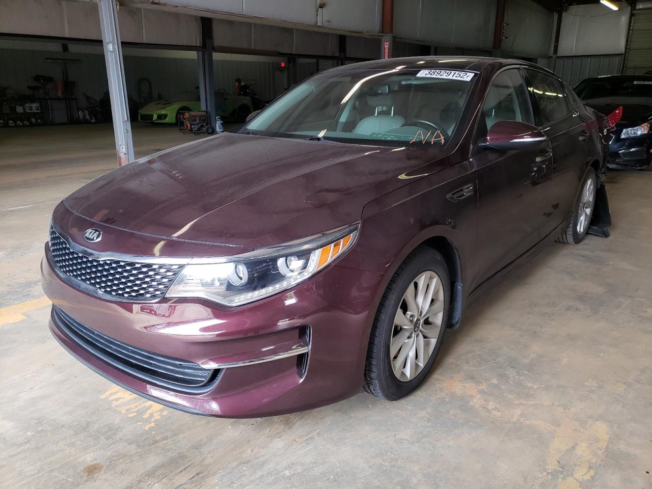 Photo 2 from auction – 2016 KIA OPTIMA EX with VIN 5XXGU4L36GG086875
