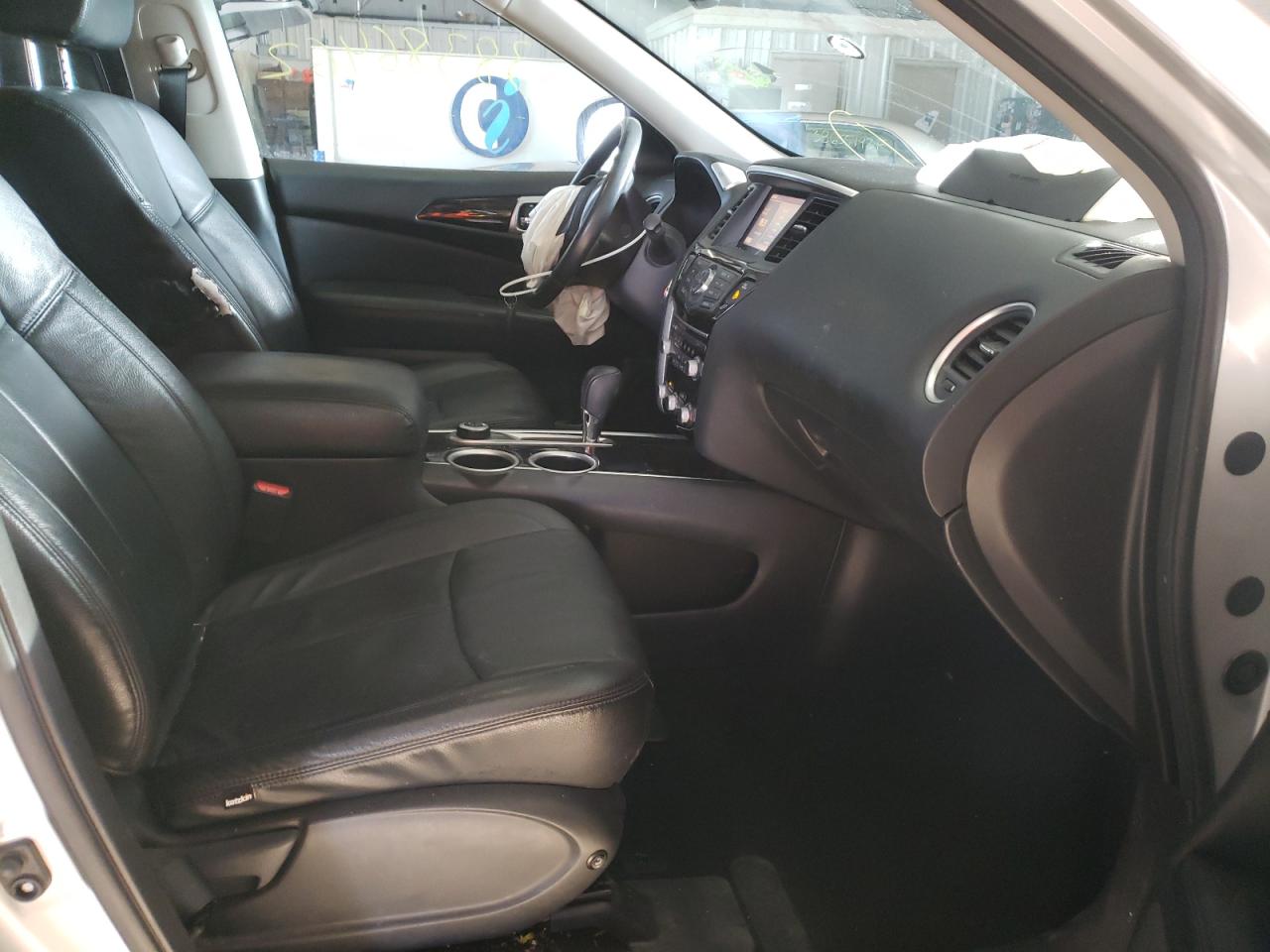 Photo 5 from auction – 2016 NISSAN PATHFINDER with VIN 5N1AR2MM2GC622316