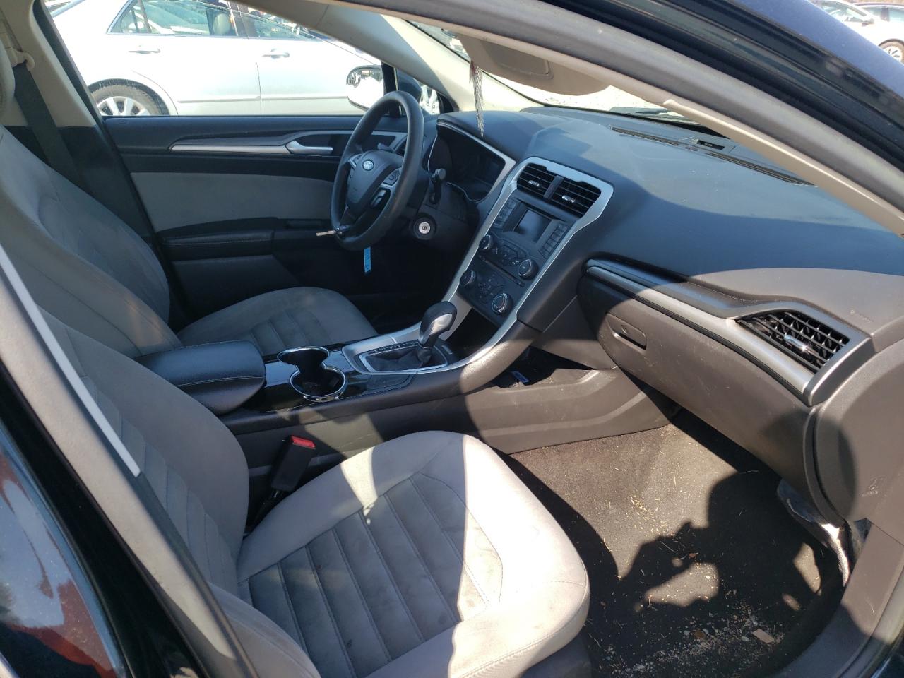 Photo 5 from auction – 2014 FORD FUSION S with VIN 3FA6P0G7XER265840