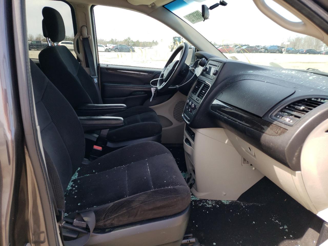 Photo 5 from auction – 2015 DODGE GRAND CARA with VIN 2C4RDGBG0FR515657