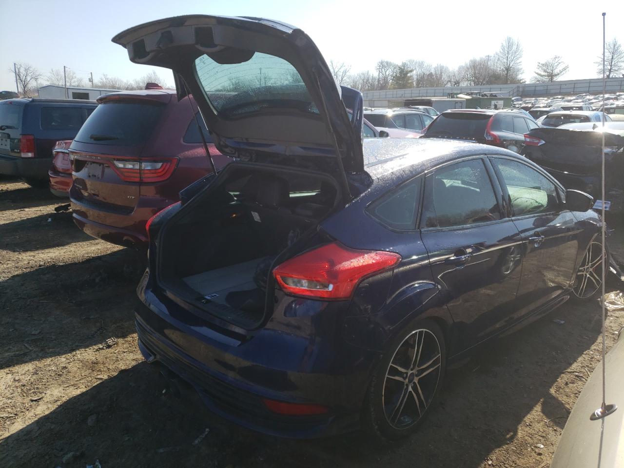 Photo 4 from auction – 2016 FORD FOCUS ST with VIN 1FADP3L92GL386993