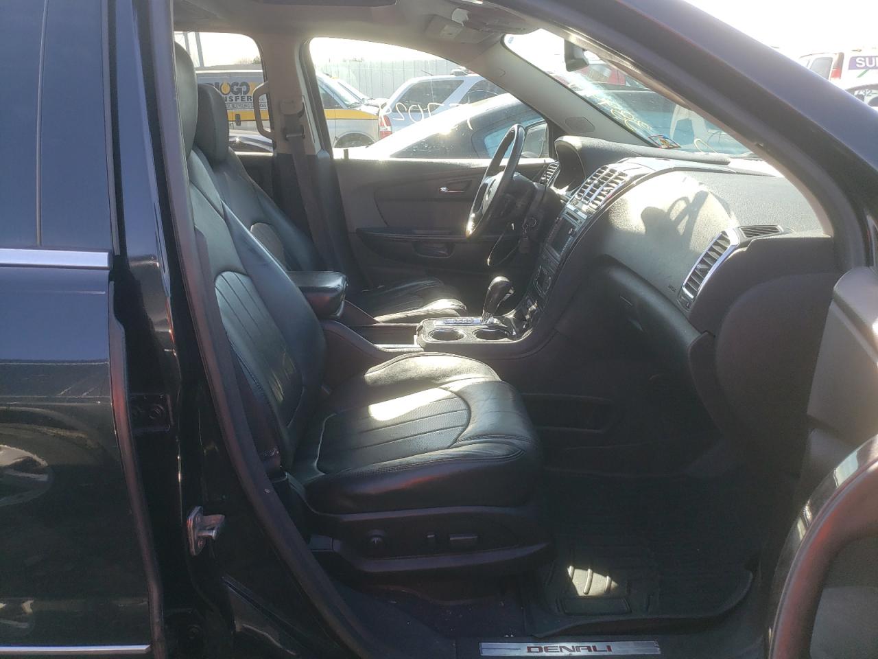 Photo 5 from auction – 2011 GMC ACADIA DEN with VIN 1GKKVTED6BJ382222