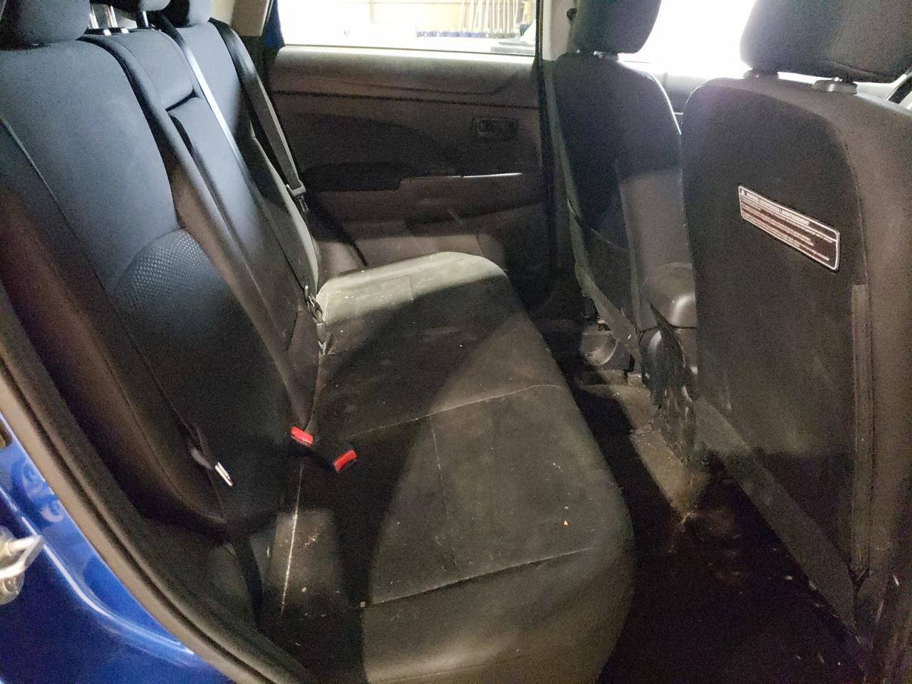Photo 6 from auction – 2015 MITSUBISHI OUTLANDER with VIN 4A4AR3AUXFE050549