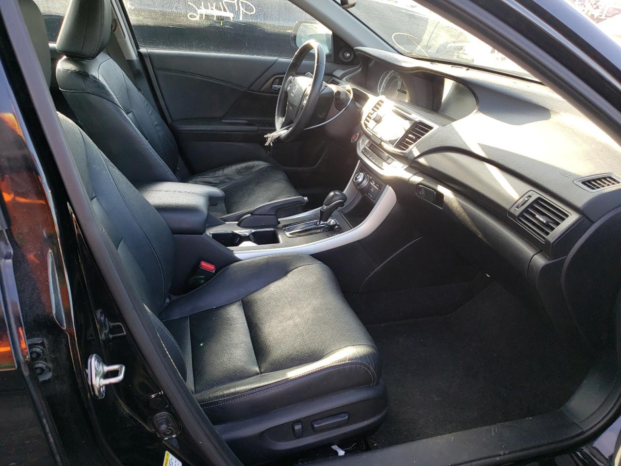 Photo 5 from auction – 2015 HONDA ACCORD EXL with VIN 1HGCR2F86FA037635