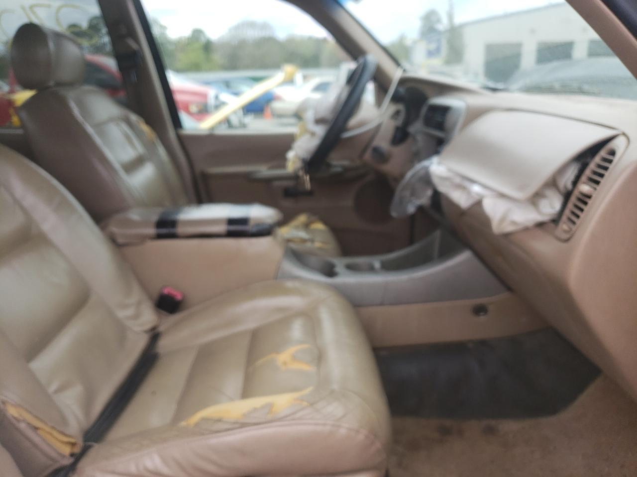 Photo 5 from auction – 2001 FORD EXPLORER S with VIN 1FMZU77E81UB71316
