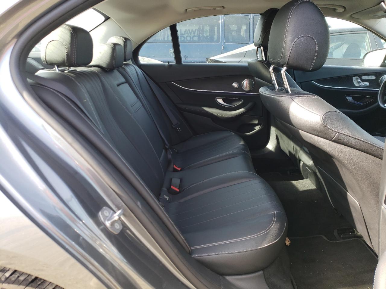 Photo 6 from auction – 2017 MERCEDES-BENZ E 300 with VIN WDDZF4JB6HA114545