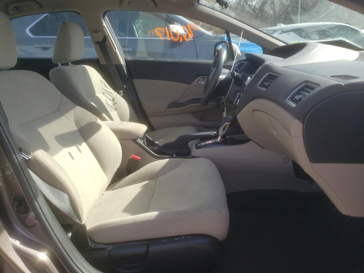 Photo 5 from auction – 2013 HONDA CIVIC LX with VIN 2HGFB2F53DH588904