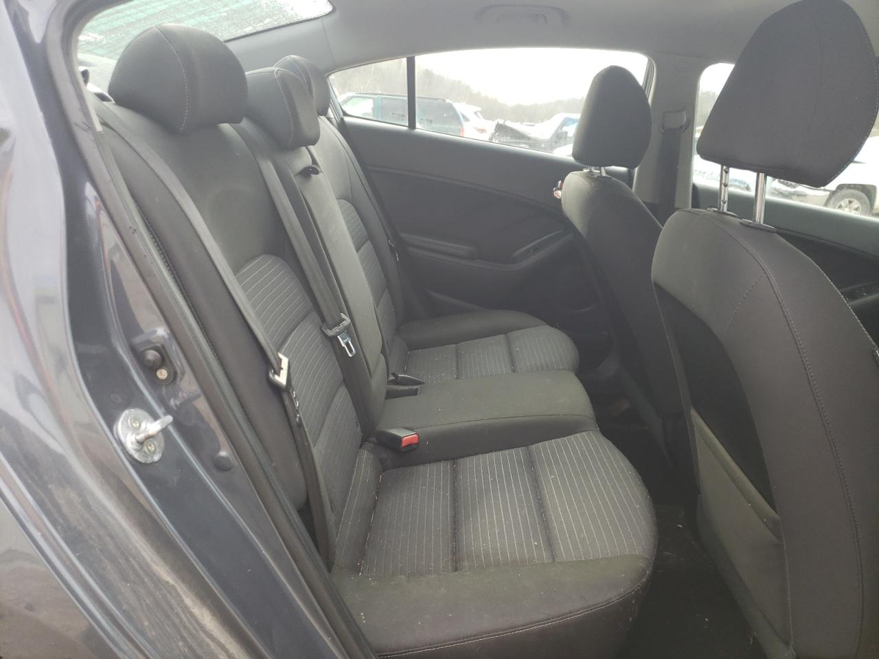 Photo 6 from auction – 2016 KIA FORTE LX with VIN KNAFX4A66G5534503