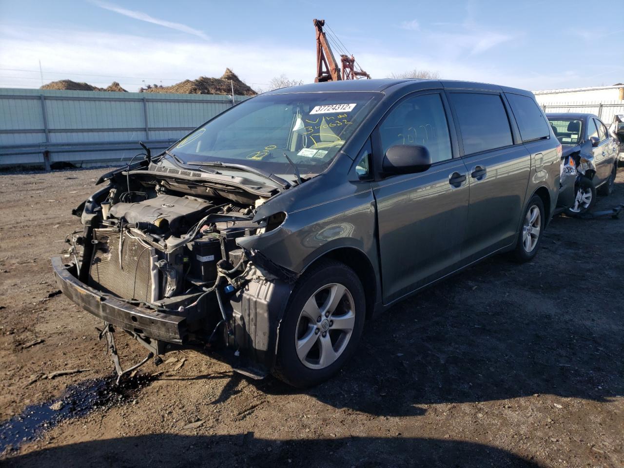 Photo 2 from auction – 2013 TOYOTA SIENNA with VIN 5TDZK3DC0DS340632