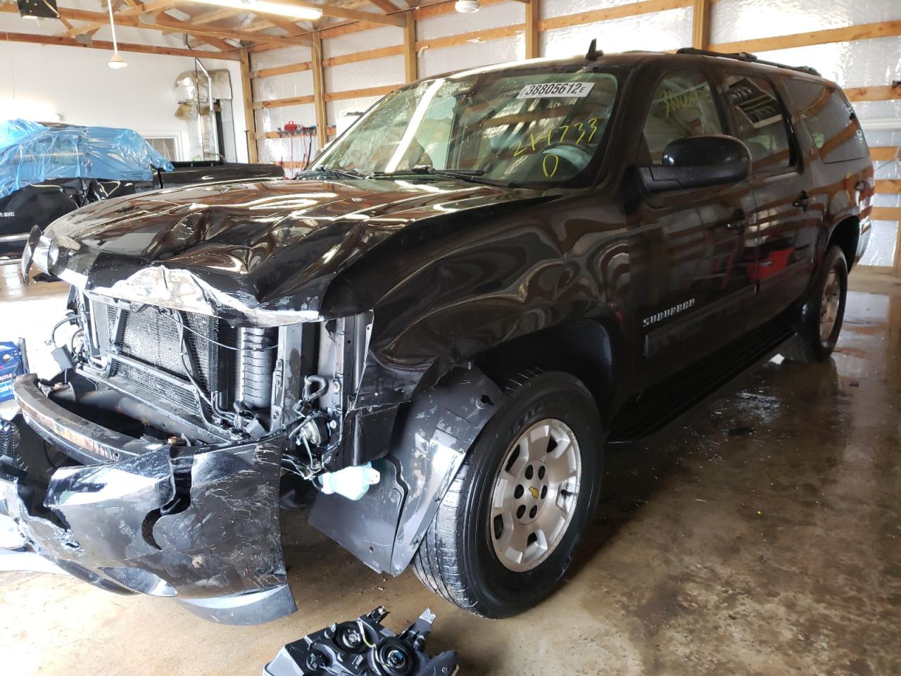 Photo 2 from auction – 2010 CHEVROLET SUBURBAN K with VIN 1GNUKJE33AR214733