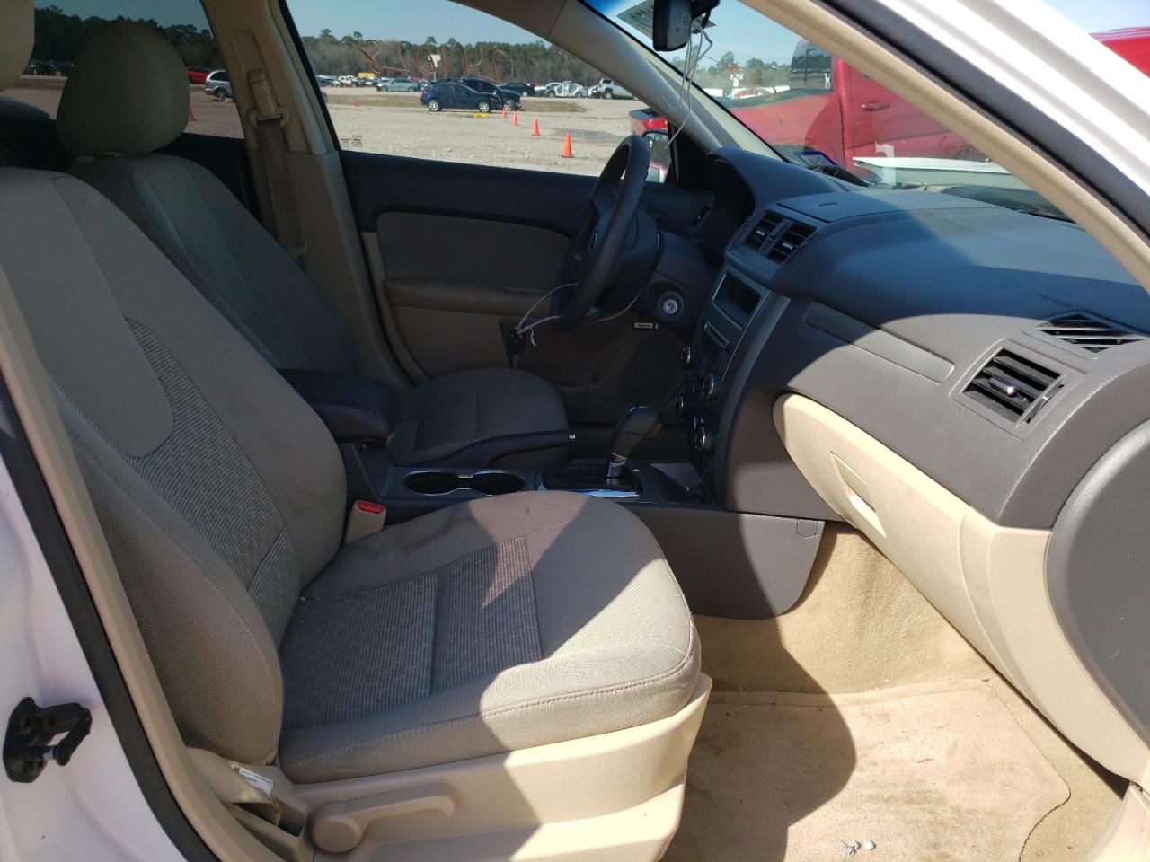 Photo 5 from auction – 2011 FORD FUSION SE with VIN 3FAHP0HA2BR220714
