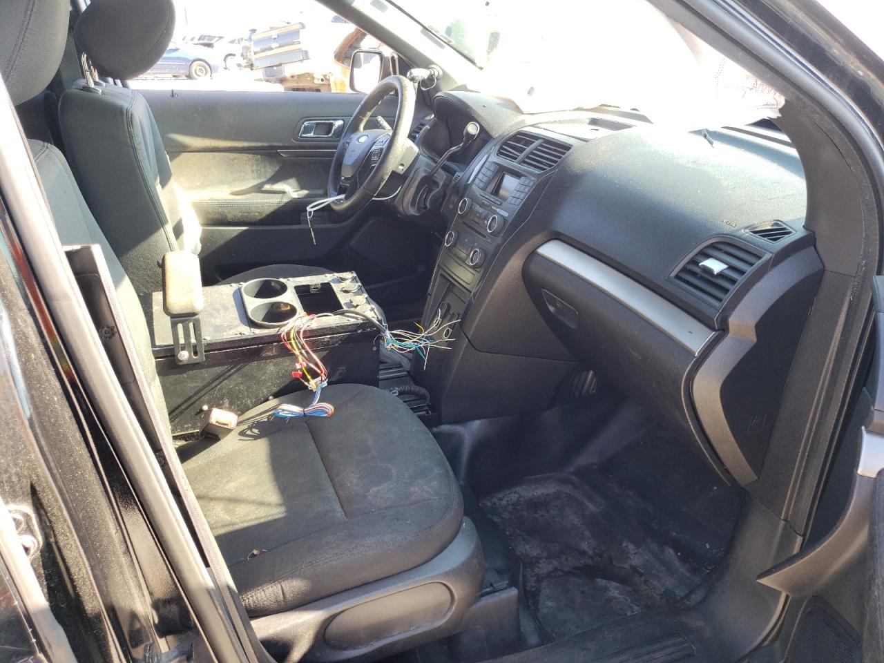 Photo 5 from auction – 2017 FORD EXPLORER P with VIN 1FM5K8AR0HGC66399