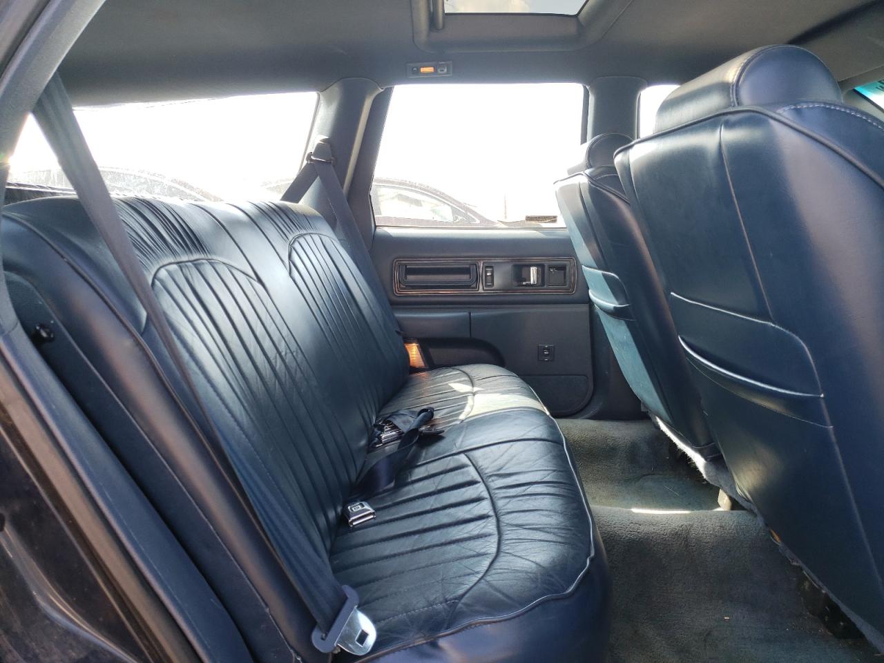Photo 6 from auction – 1993 BUICK ROADMASTER with VIN 1G4BR837XPW408725