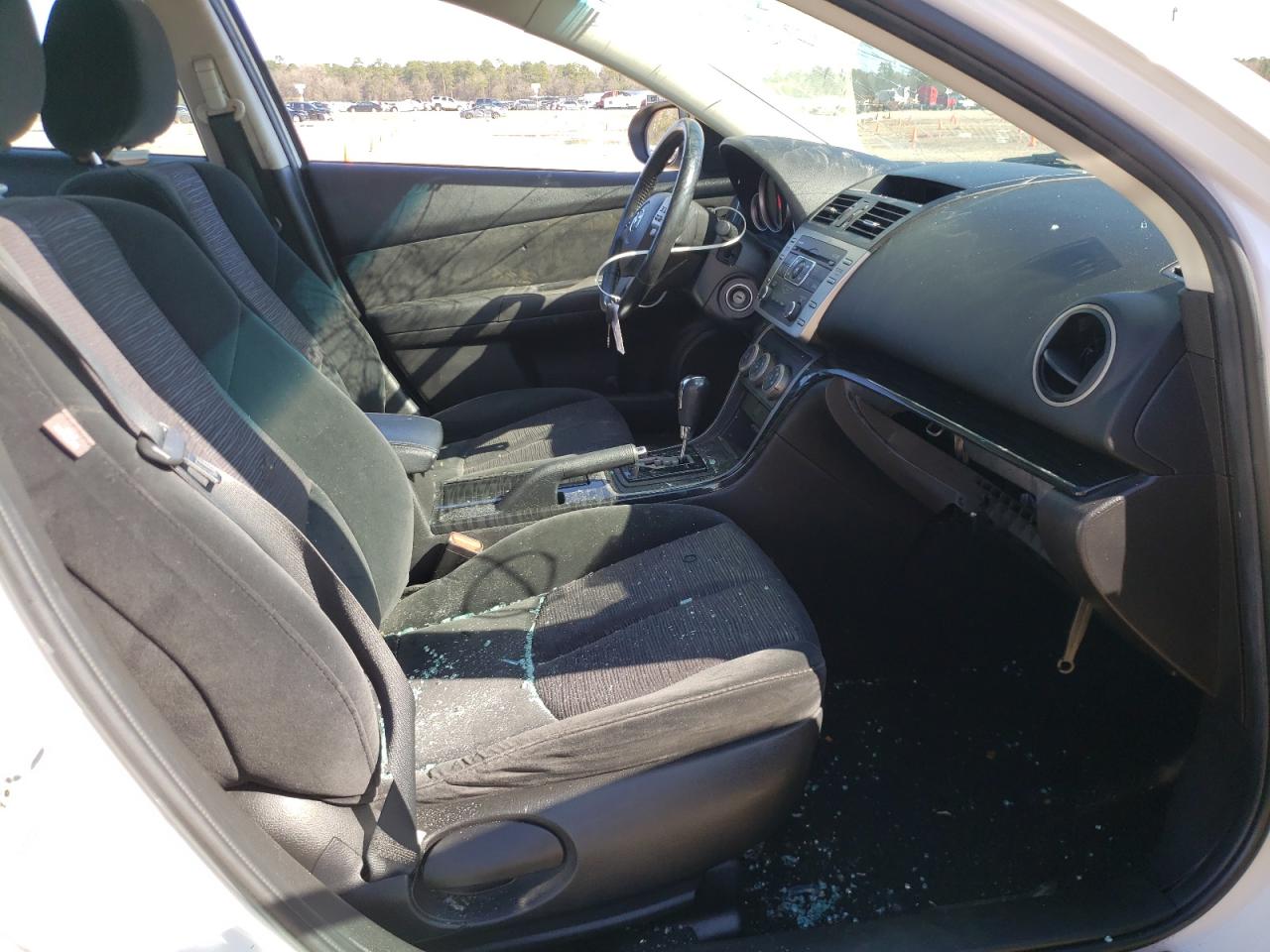 Photo 5 from auction – 2010 MAZDA 6 I with VIN 1YVHZ8CH2A5M54872
