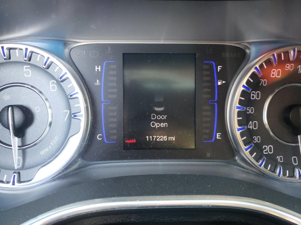 Photo 8 from auction – 2015 CHRYSLER 200 LIMITE with VIN 1C3CCCAB2FN669313