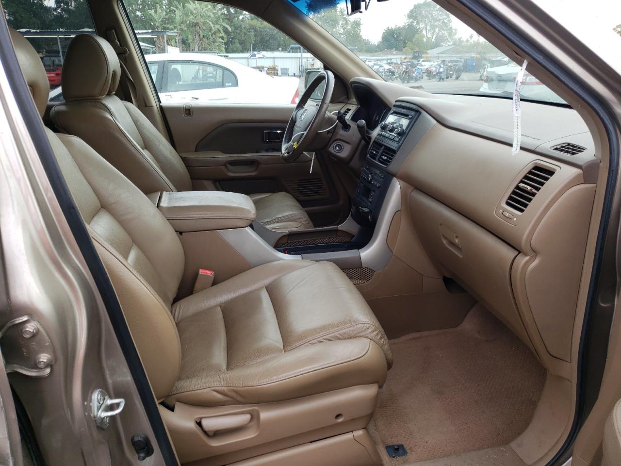 Photo 5 from auction – 2007 HONDA PILOT EXL with VIN 5FNYF28547B043166