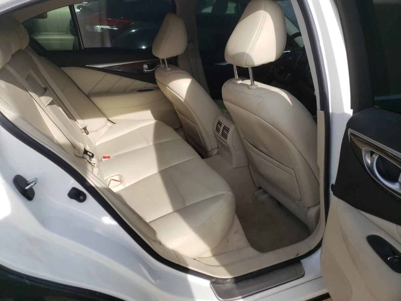 Photo 6 from auction – 2015 INFINITI Q50 BASE with VIN JN1BV7AR9FM422630