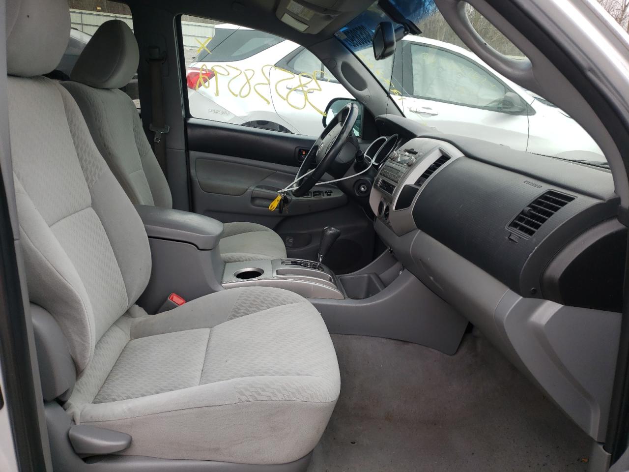 Photo 5 from auction – 2010 TOYOTA TACOMA DOU with VIN 3TMLU4EN2AM052547