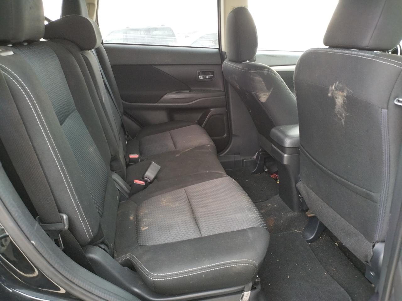 Photo 6 from auction – 2016 MITSUBISHI OUTLANDER with VIN JA4AD3A38GZ029426