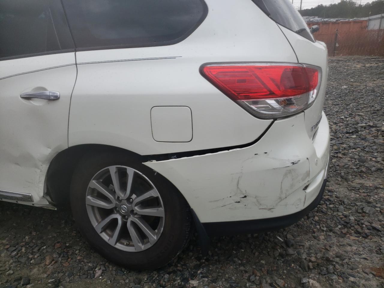 Photo 9 from auction – 2015 NISSAN PATHFINDER with VIN 5N1AR2MN2FC677033