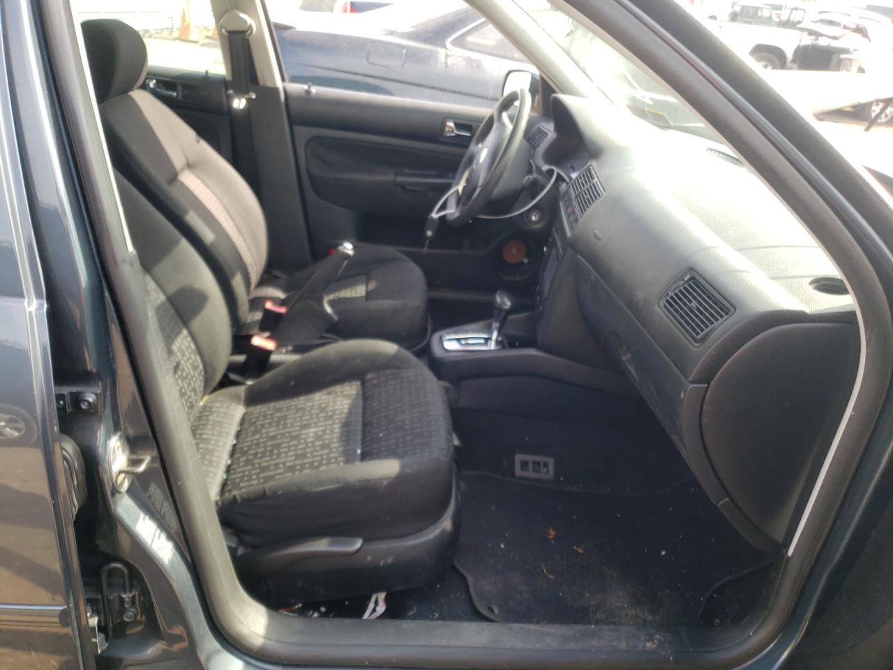 Photo 5 from auction – 2006 VOLKSWAGEN GOLF GL with VIN 9BWFL61J564006623