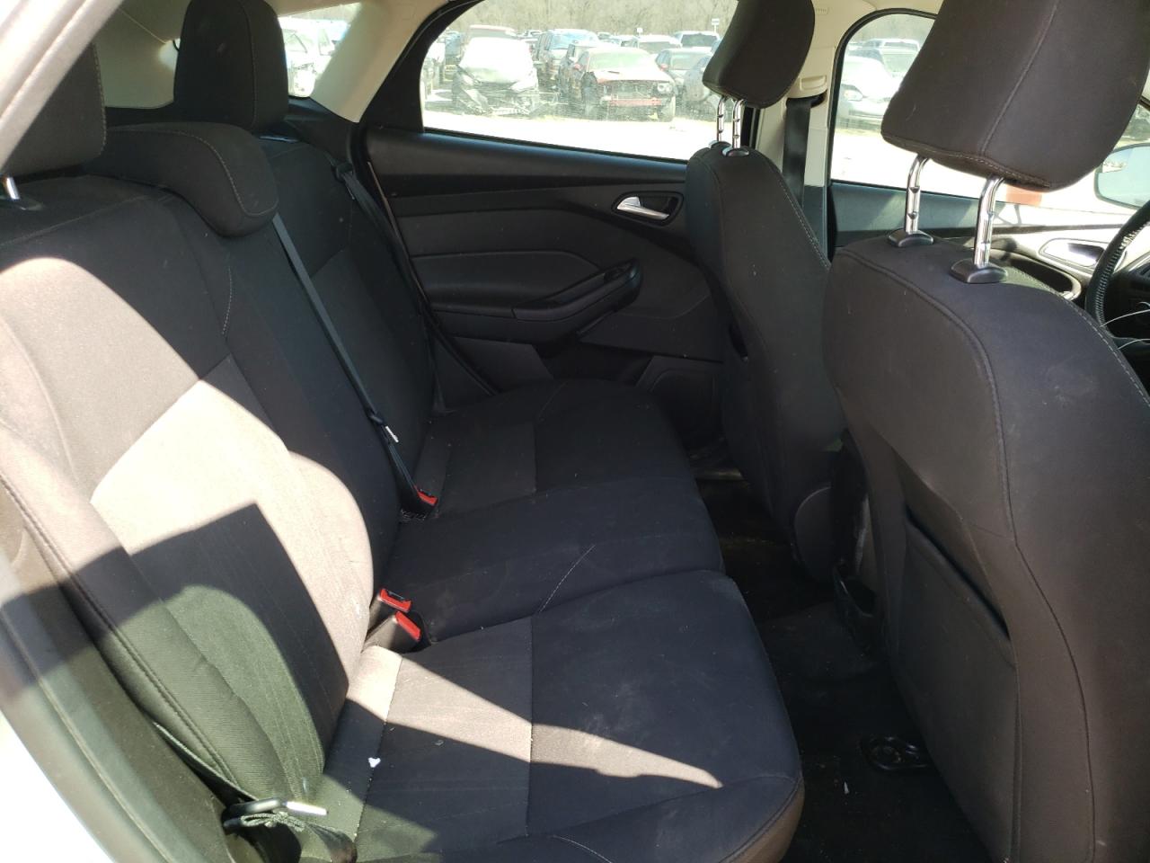 Photo 6 from auction – 2016 FORD FOCUS SE with VIN 1FADP3K27GL362306