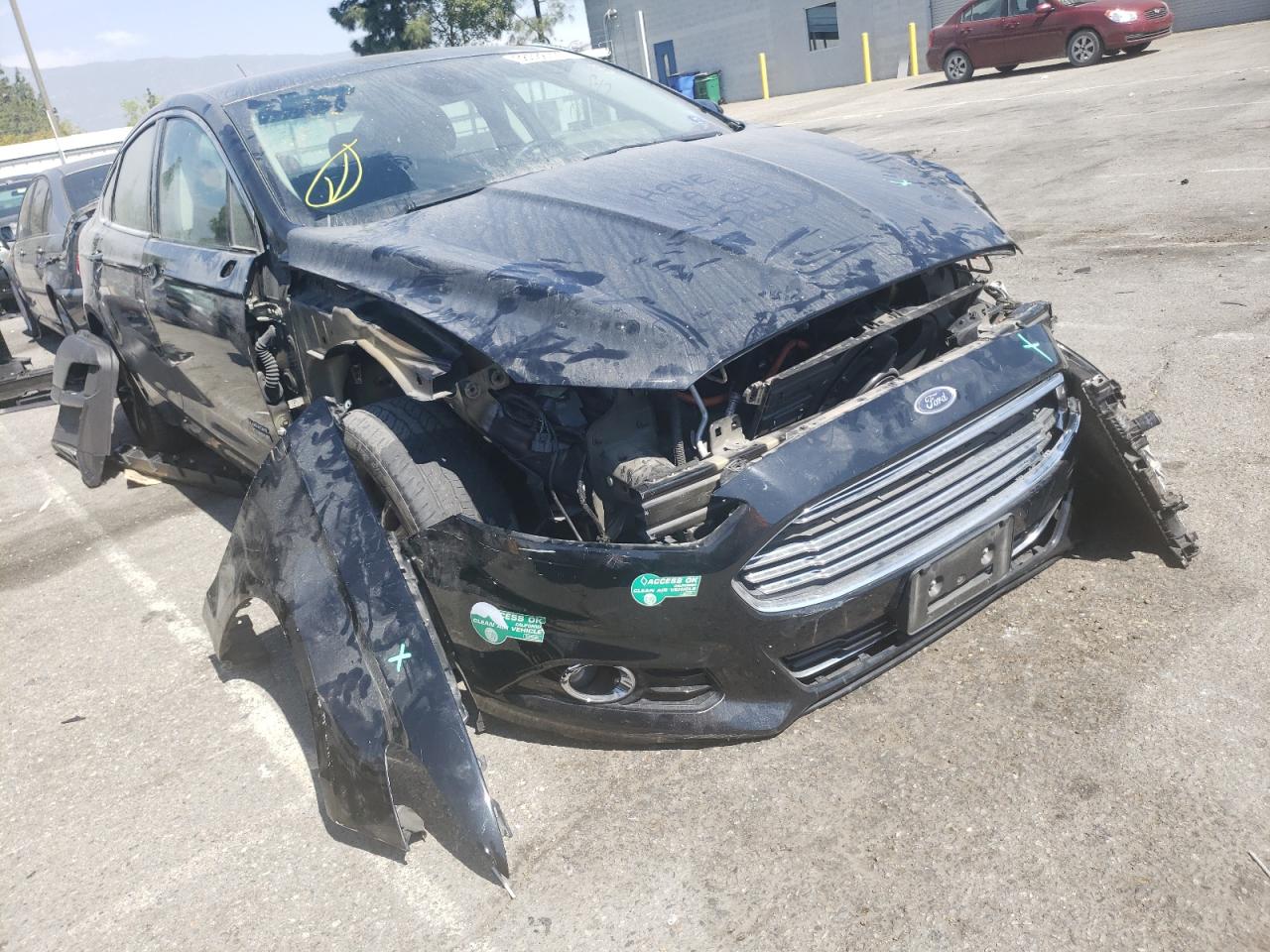 FORD FUSION TIT 2016 with VIN 3FA6P0SU3GR194464 - Photo from auction