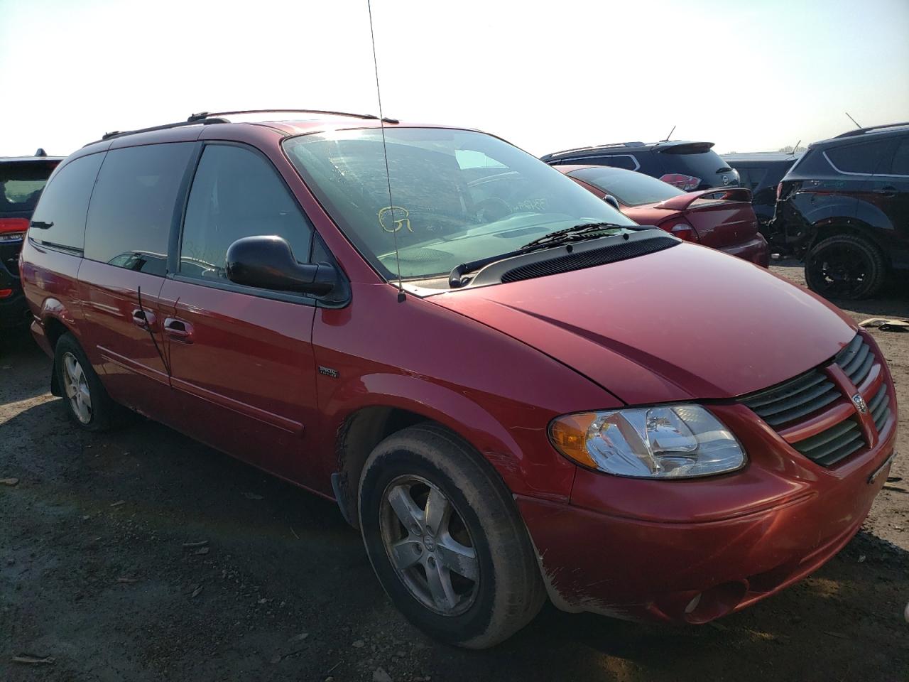 DODGE GRAND CARA 2007 with VIN 2D4GP44L17R149736 - Photo from auction