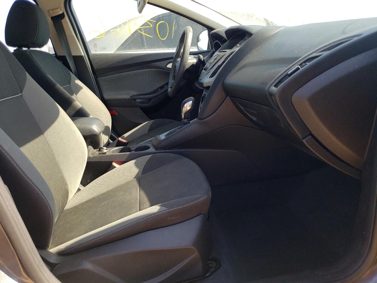 Photo 5 from auction – 2014 FORD FOCUS SE with VIN 1FADP3K25EL227113