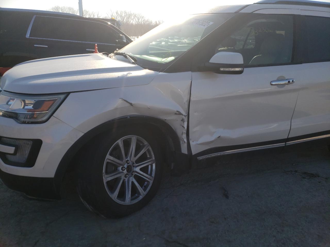 Photo 9 from auction – 2017 FORD EXPLORER L with VIN 1FM5K8F89HGD83091