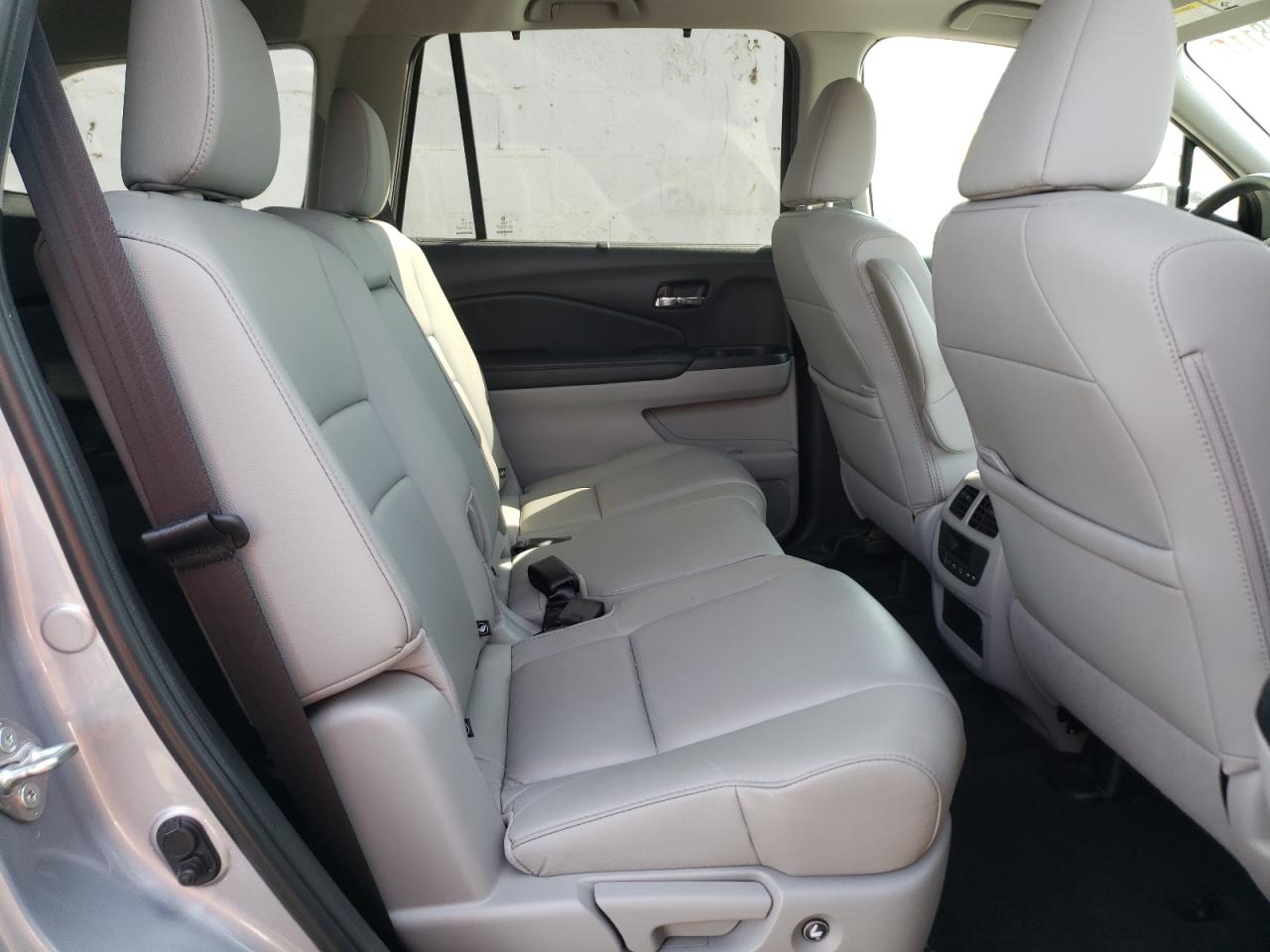 Photo 6 from auction – 2020 HONDA PILOT EXL with VIN 5FNYF6H58LB049263