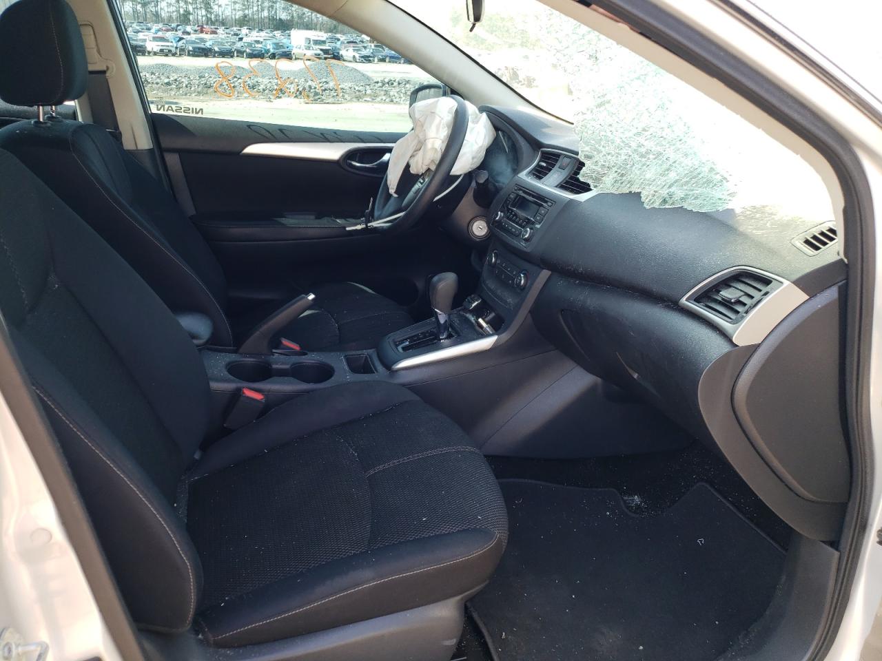Photo 5 from auction – 2017 NISSAN SENTRA S with VIN 3N1AB7AP8HY389770