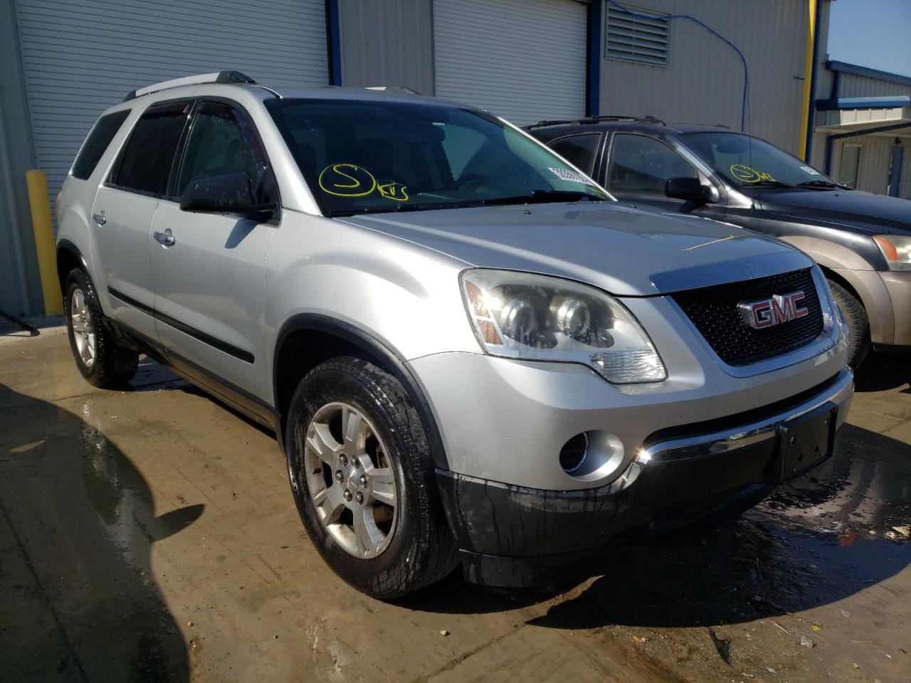 GMC ACADIA SLE 2011 with VIN 1GKKRNED6BJ272254 - Photo from auction
