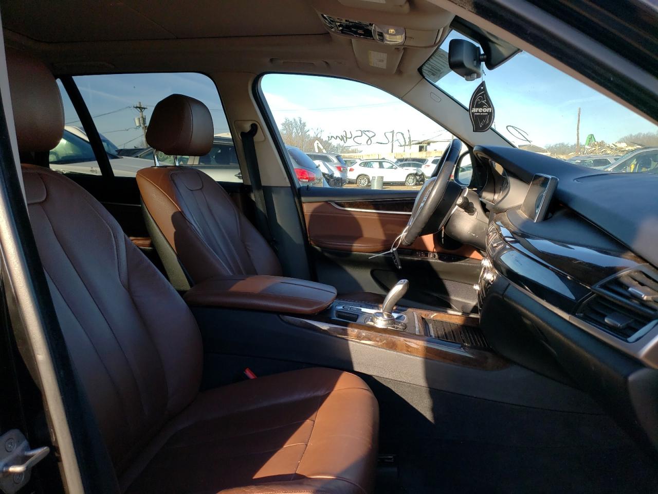 Photo 5 from auction – 2015 BMW X5 XDRIVE3 with VIN 5UXKR0C59F0K54562