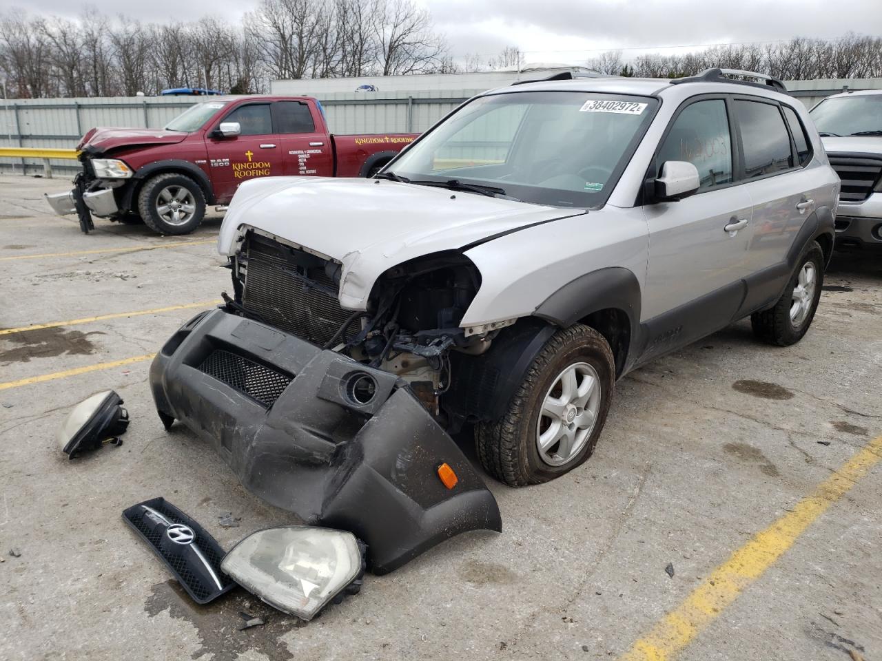Photo 2 from auction – 2005 HYUNDAI TUCSON with VIN KM8JN72D95U134130