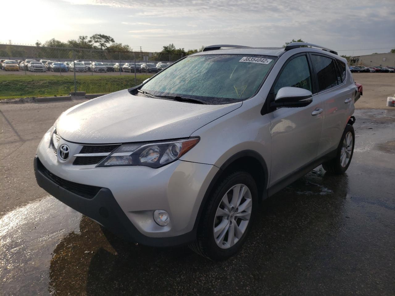 Photo 2 from auction – 2015 TOYOTA RAV4 LIMIT with VIN 2T3YFREV9FW233048