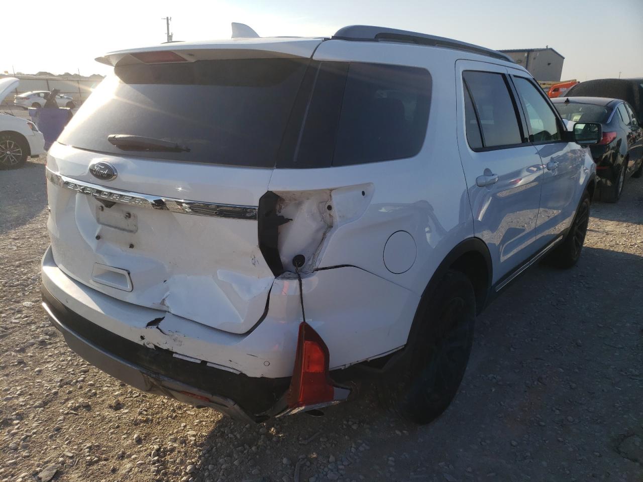 Photo 4 from auction – 2017 FORD EXPLORER X with VIN 1FM5K7D86HGB90149