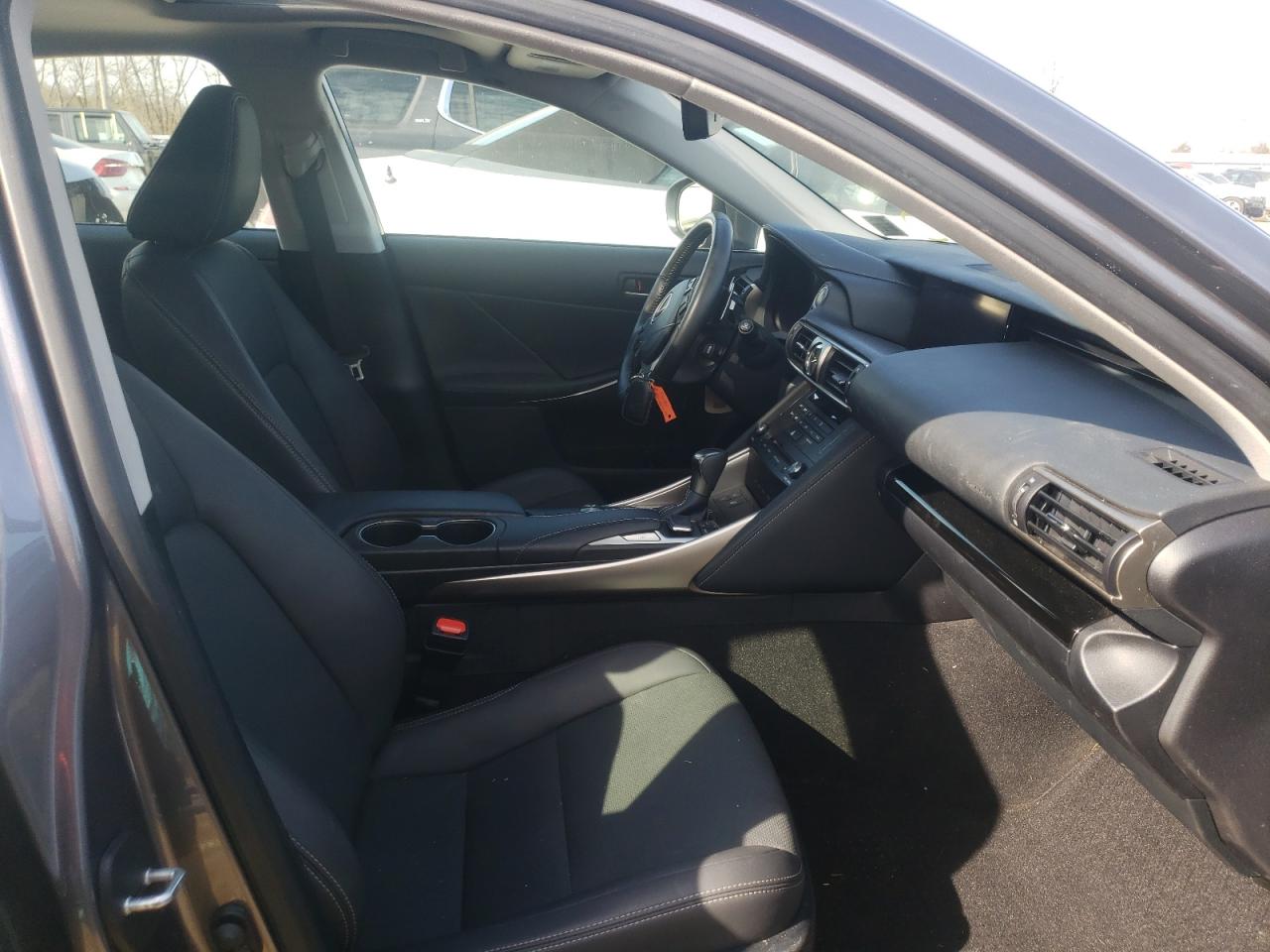 Photo 5 from auction – 2020 LEXUS IS 300 PRE with VIN JTHD81F28L5042866