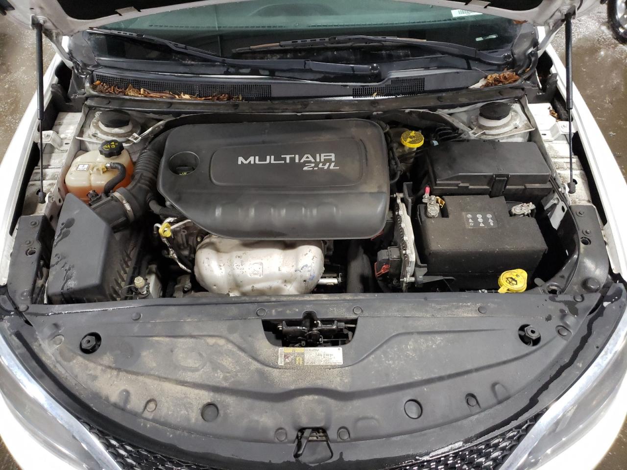 Photo 7 from auction – 2015 CHRYSLER 200 LIMITE with VIN 1C3CCCAB0FN724230