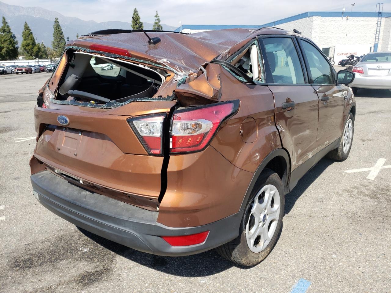 Photo 4 from auction – 2017 FORD ESCAPE S with VIN 1FMCU0F72HUE09221