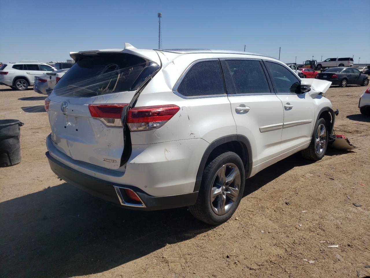 Photo 4 from auction – 2019 TOYOTA HIGHLANDER with VIN 5TDYZRFH3KS315921