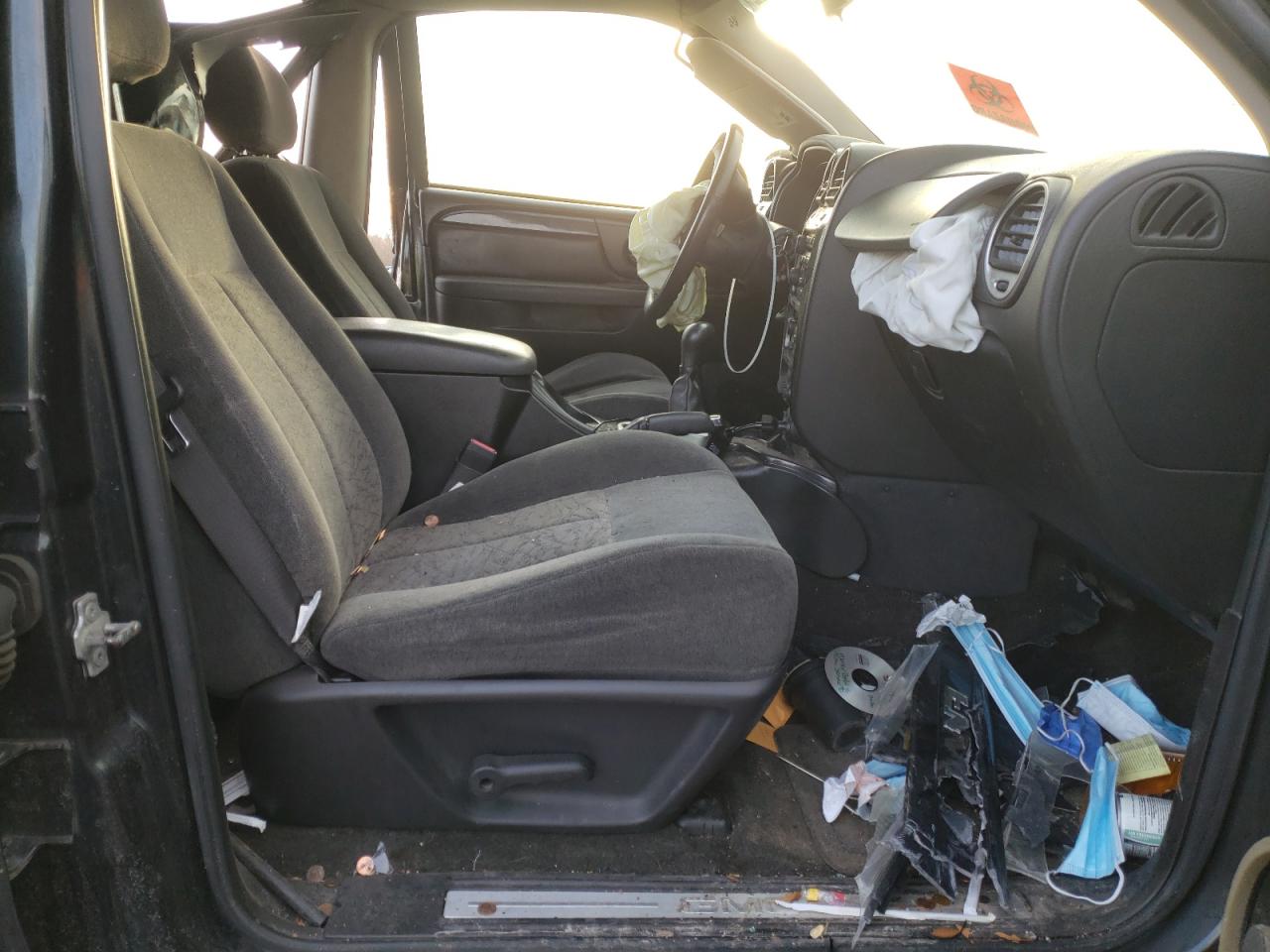 Photo 9 from auction – 2005 GMC ENVOY with VIN 1GKDT13S852264465